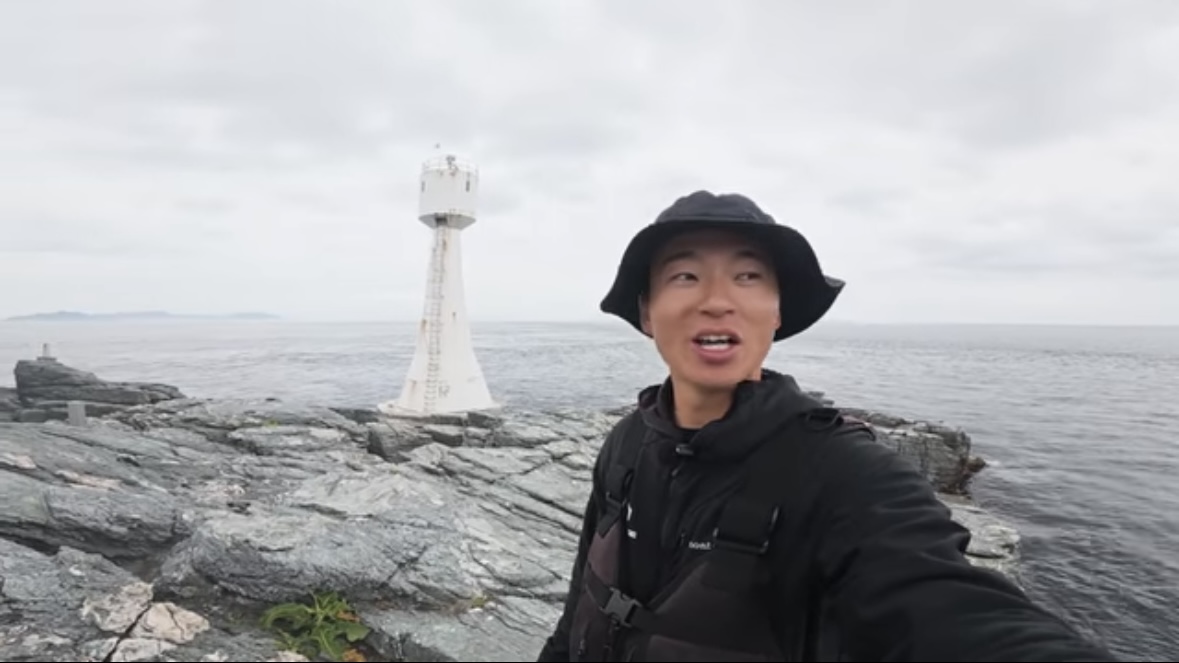 |「キタ!コレ!」“激流に浮かぶ無人島”の『大型魚』を狙った結果…。「水中映像がすごすぎ」「映像美だわ」などの反響多数!