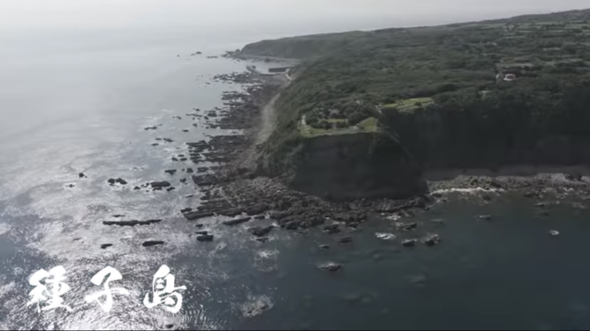｜「うわ、来た！ヤバい！」人の気配がない“秘境”で釣りをした結果。離島のポテンシャルがヤバすぎる。「この魚の巣になっているかもしれない…」