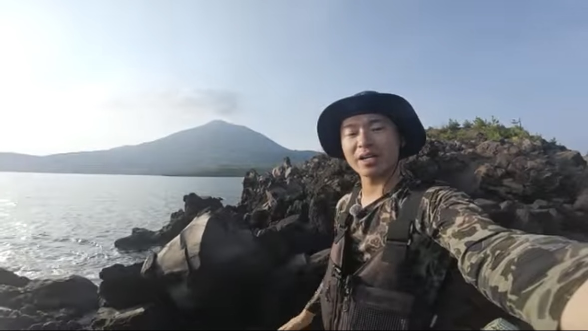 ｜「キタ！キタ！」「自然界には存在しないはずなのに…」事故で逃げ出した“人工怪魚”が潜む海。釣りあげるべく泊まり込みで狙ったら、まさかの結果に…。