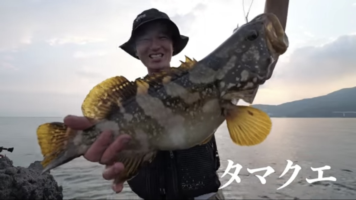 ｜「キタ！キタ！」「自然界には存在しないはずなのに…」事故で逃げ出した“人工怪魚”が潜む海。釣りあげるべく泊まり込みで狙ったら、まさかの結果に…。