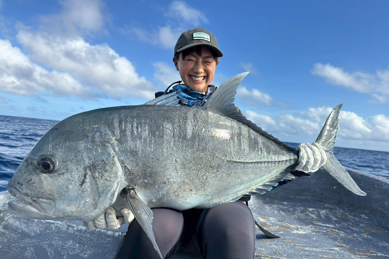 |【福島和可菜のLove Fishing】海外遠征でGTとバチバチファイト!オカッパリから大型も・・・!