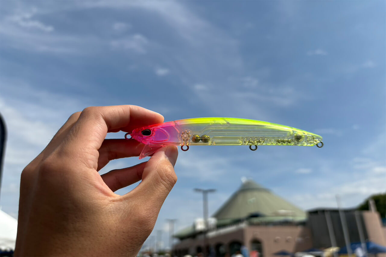 |現代仕様にブラッシュアップ!“名作タイドミノーSSR”が進化して復刻!「スペクター」の名を冠してシーバスを魅了するシャロースペシャルに。