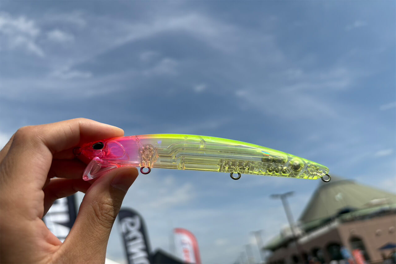 |現代仕様にブラッシュアップ!“名作タイドミノーSSR”が進化して復刻!「スペクター」の名を冠してシーバスを魅了するシャロースペシャルに。