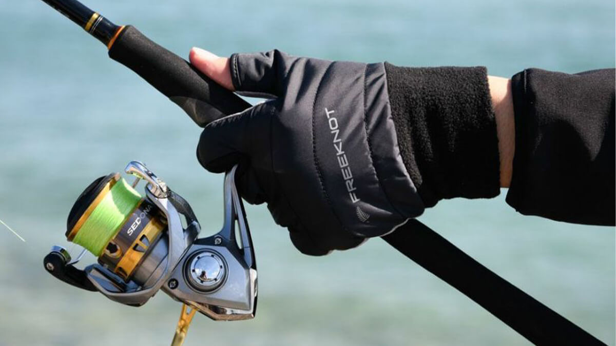 |【編集部が選ぶ】“寒くても釣りに行くあなたへ”。この冬使いたい、厳寒期を乗り越える釣り専用グローブ6選。秋冬新製品も。