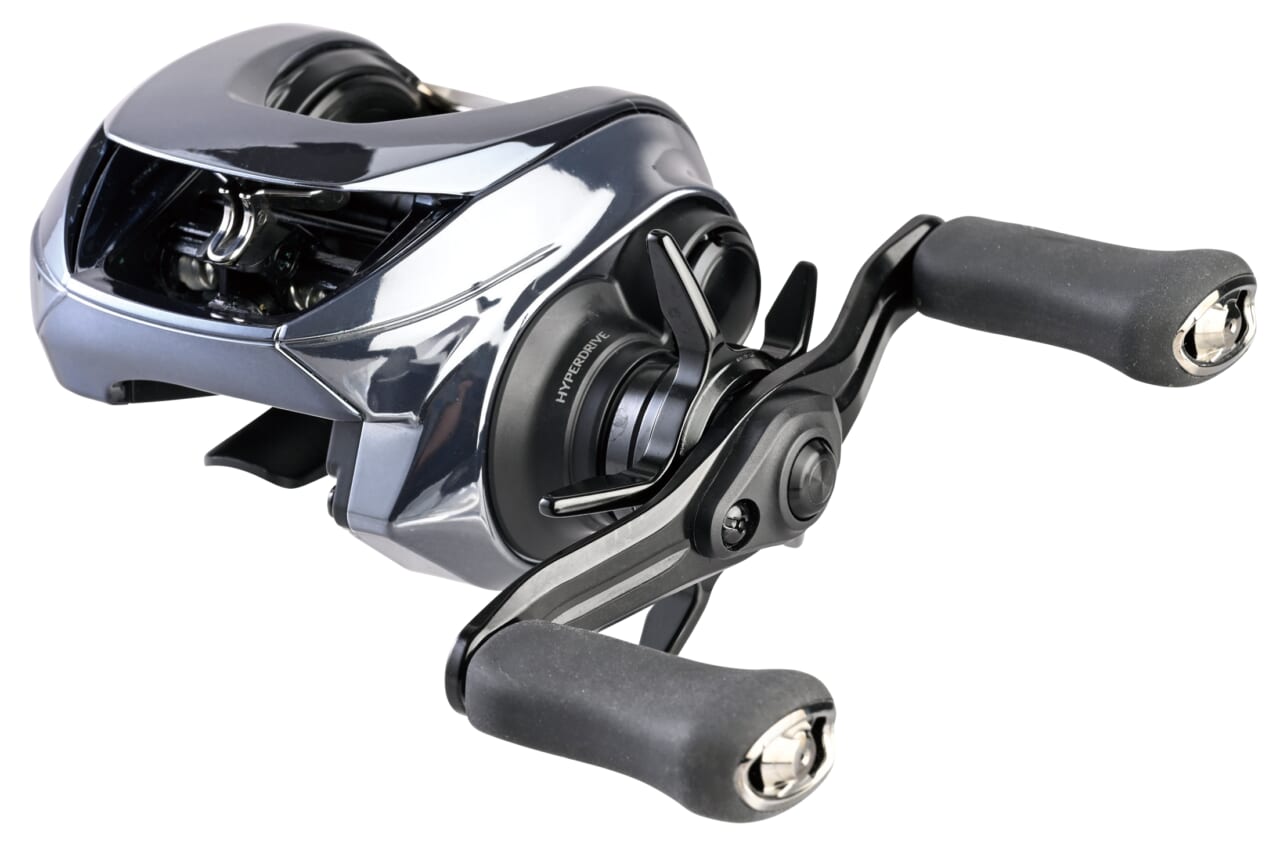 ｜ノーシンカーワームもあらゆるキャストで投げられる！次世代デジタルリールがバス釣りにもたらす影響【赤松健】