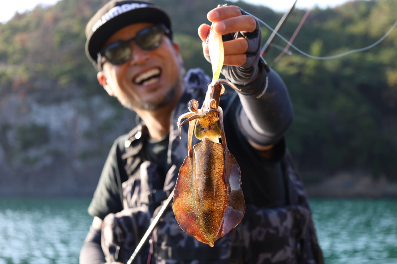 ｜【禁断企画】プロアングラーと一般アングラーがエギング対決！ 湯川マサタカの『セフィアチャレンジ・宮城編】