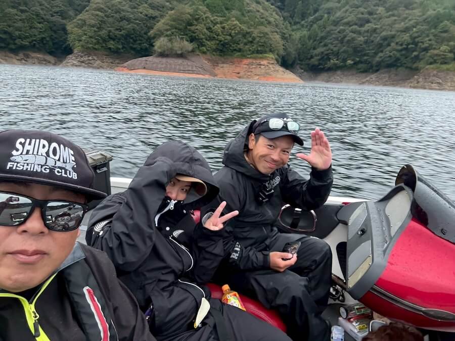 |爆雨+気温低下、バスのレンジはバラバラでショートバイト…。これが秋の難しさ。そんな中でも釣り勝てるルアーとは?