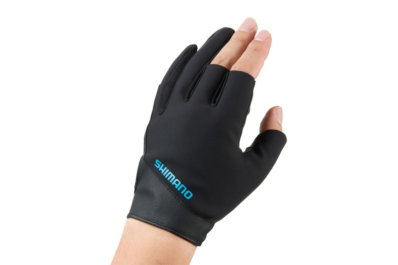 |シマノから登場する“釣り専用”グローブ。しっかりと保温しながらも透湿素材で蒸れない快適性。3本抜き仕様で操作性も抜群に。