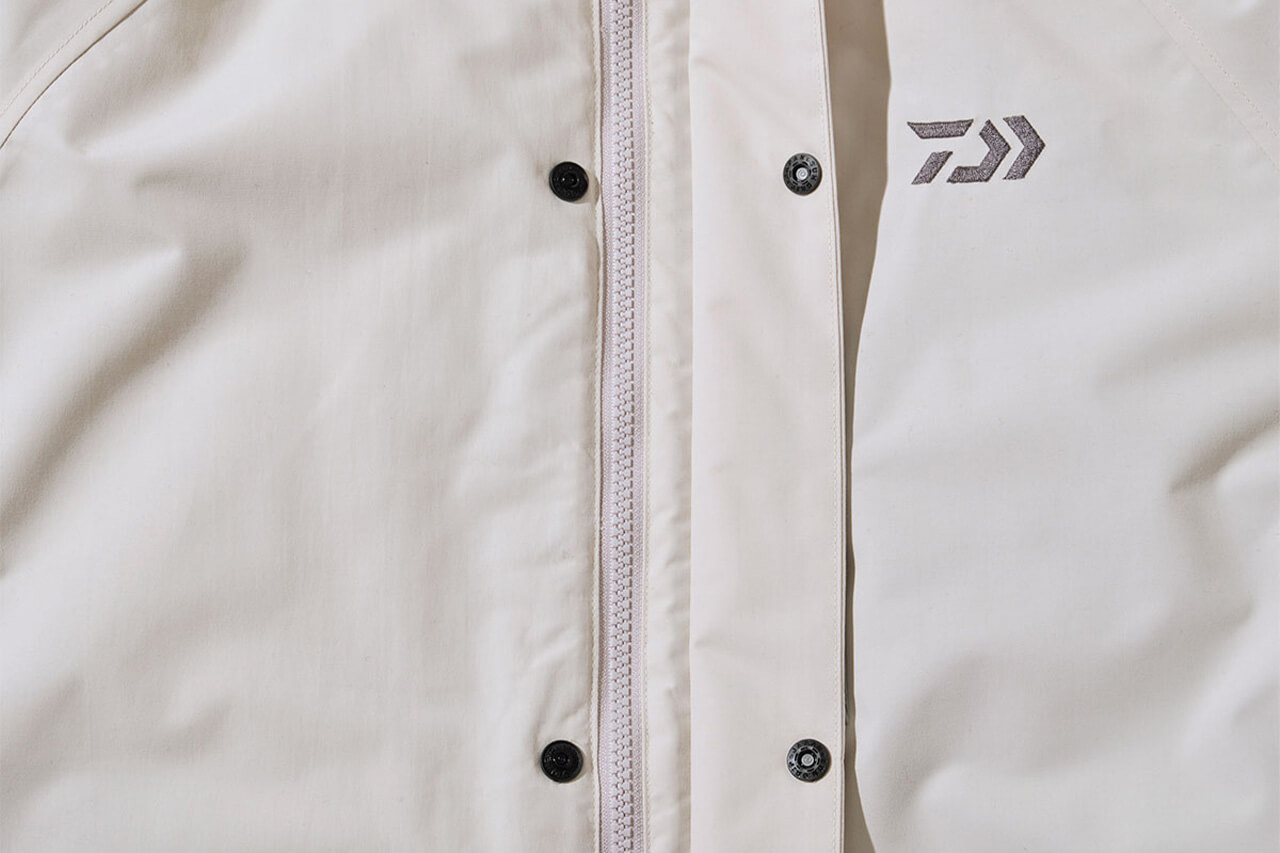 ｜防寒着で迷っているならコレが最適解かも？DAIWAの最新ウインタースーツがセットアップで3万円台。「RAINMAX®」採用で防水対策もバッチリ。