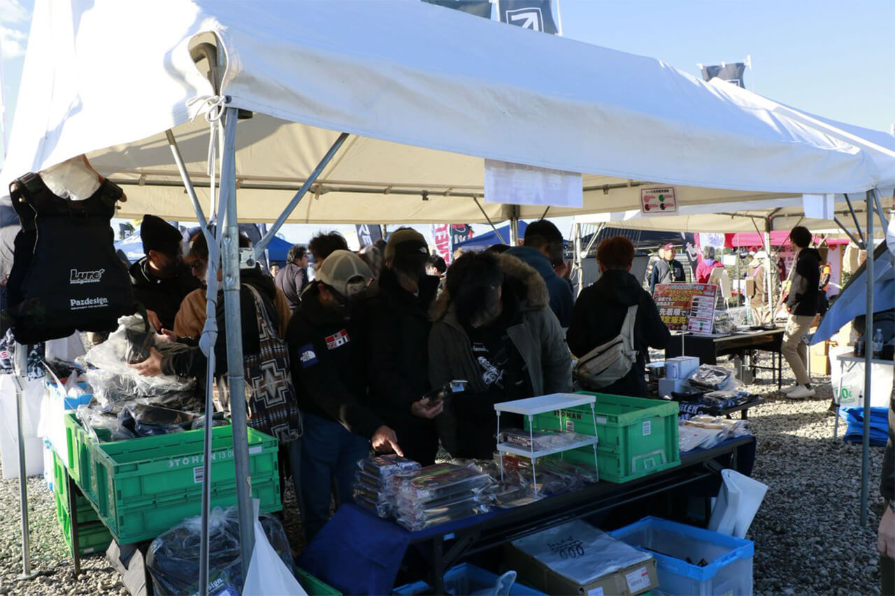 ｜【バサーズオールスタークラシック2025】イベントブースで“非売品が買える”『ルアマガアウトレットセール』を開催！