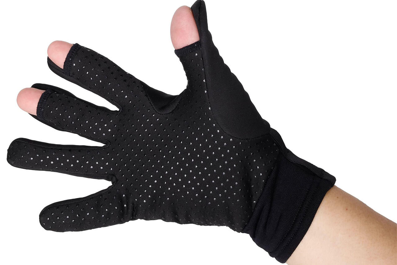 |【編集部が選ぶ】“寒くても釣りに行くあなたへ”。この冬使いたい、厳寒期を乗り越える釣り専用グローブ6選。秋冬新製品も。