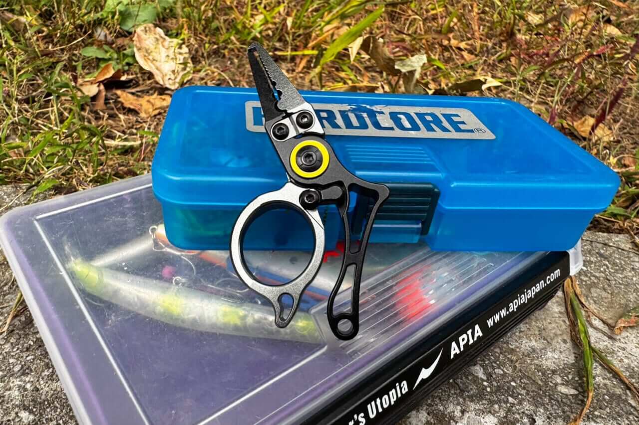 |「なんだこの形…」「ガジェット感がいいわ」この形状が実は…。見た目以上に『使える』本気の逸品。持っておいて損なしのアイテムとは?