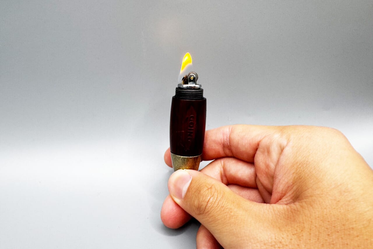 ｜「高級感凄い」「これが二千円で買える」老舗ライターメーカーの『オイルライター』を買ってみた。