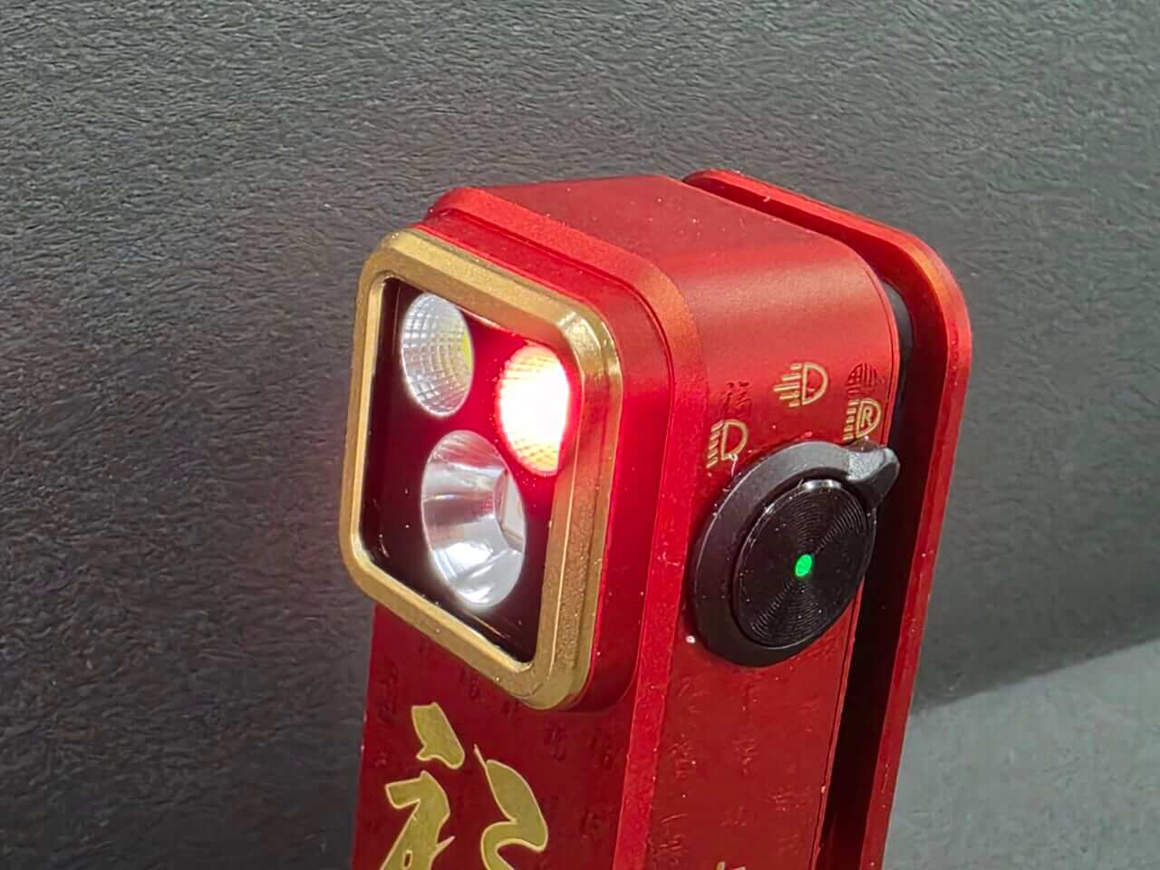 ｜【1ヵ月で900個以上売れた！】嬉しい「3要素」が揃った最強ミニライトを見つけた！屋外活動から災害対策もこれで安心!?