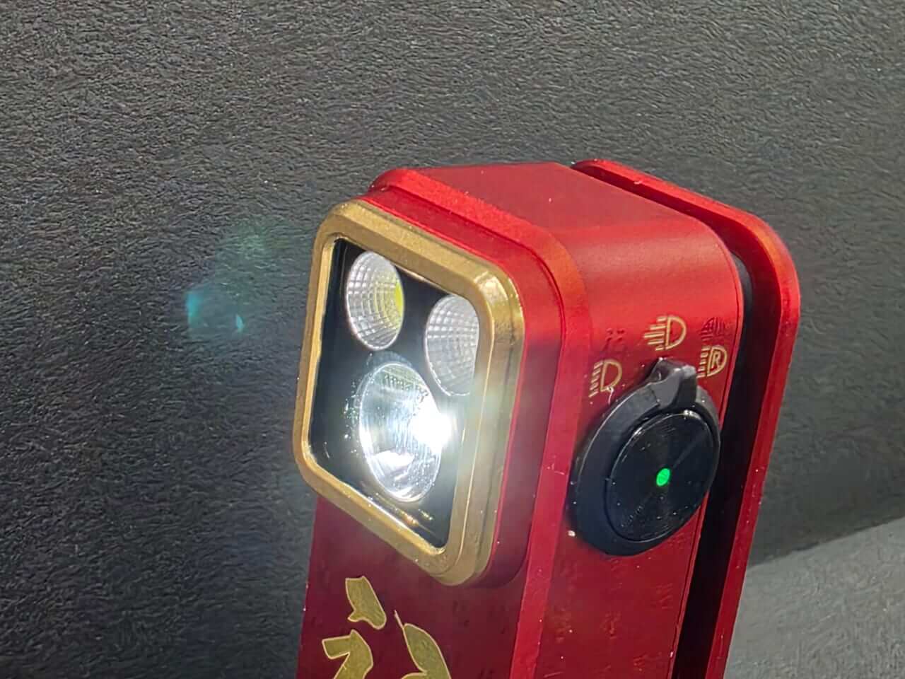｜【1ヵ月で900個以上売れた！】嬉しい「3要素」が揃った最強ミニライトを見つけた！屋外活動から災害対策もこれで安心!?