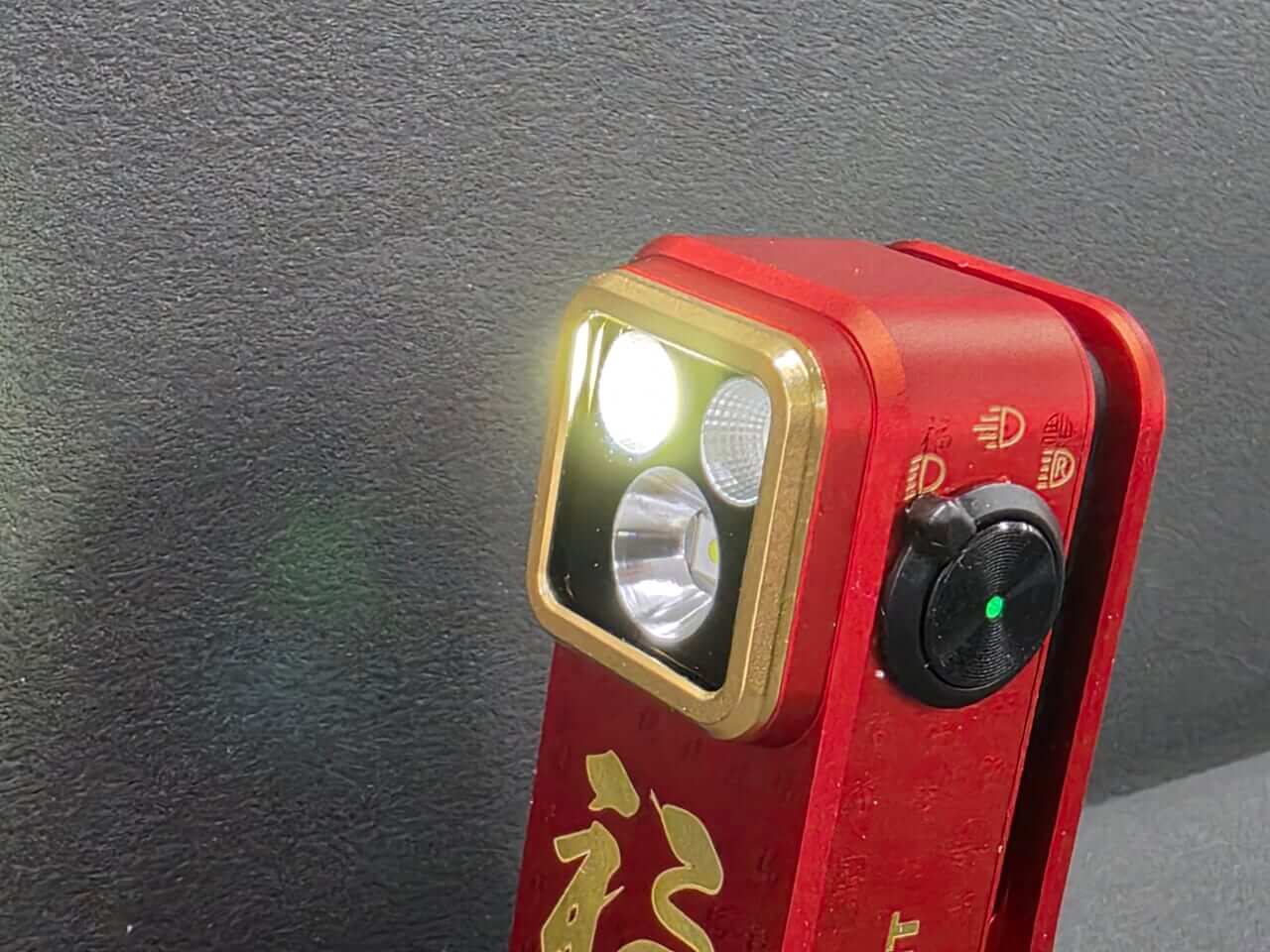 ｜【1ヵ月で900個以上売れた！】嬉しい「3要素」が揃った最強ミニライトを見つけた！屋外活動から災害対策もこれで安心!?