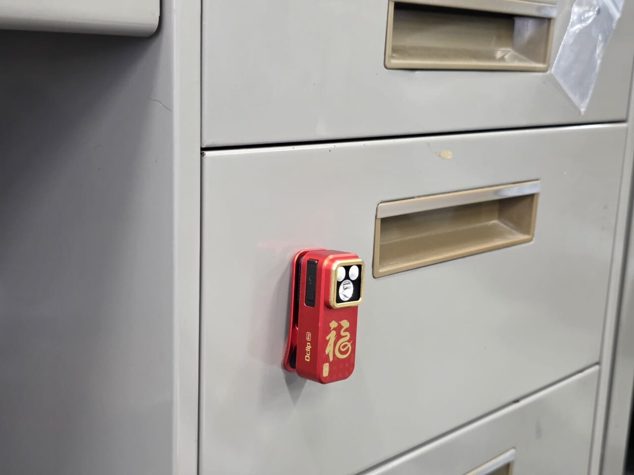 ｜【1ヵ月で900個以上売れた！】嬉しい「3要素」が揃った最強ミニライトを見つけた！屋外活動から災害対策もこれで安心!?