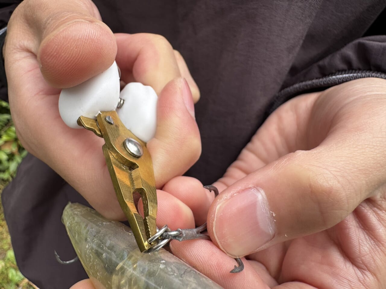 |「マジで小さい」「数百円で買える」超ミニサイズのプライヤーなのに『全機能』搭載でバッグに忍ばせておきたい件。