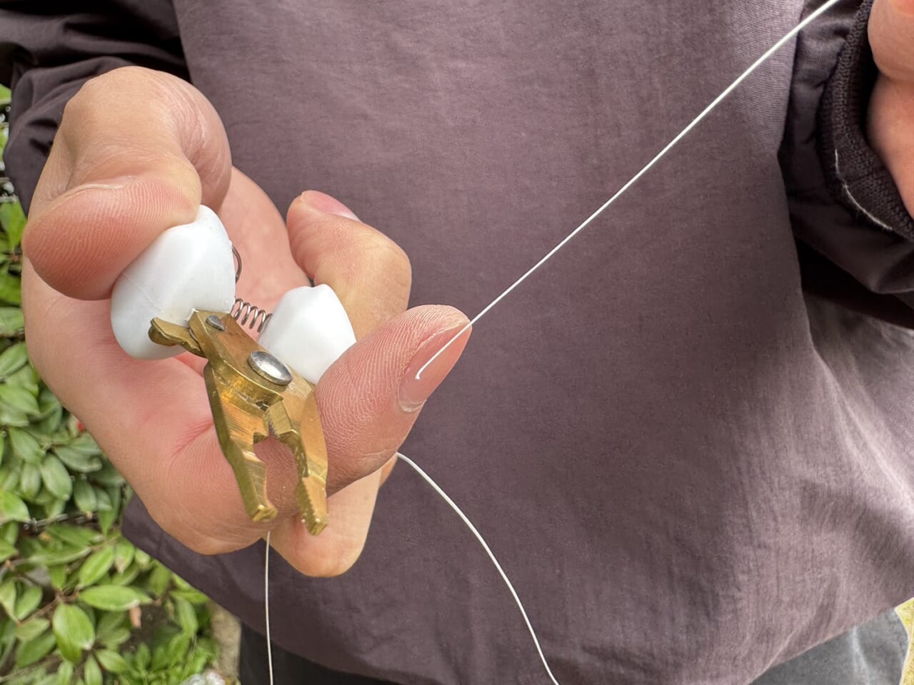 |「マジで小さい」「数百円で買える」超ミニサイズのプライヤーなのに『全機能』搭載でバッグに忍ばせておきたい件。