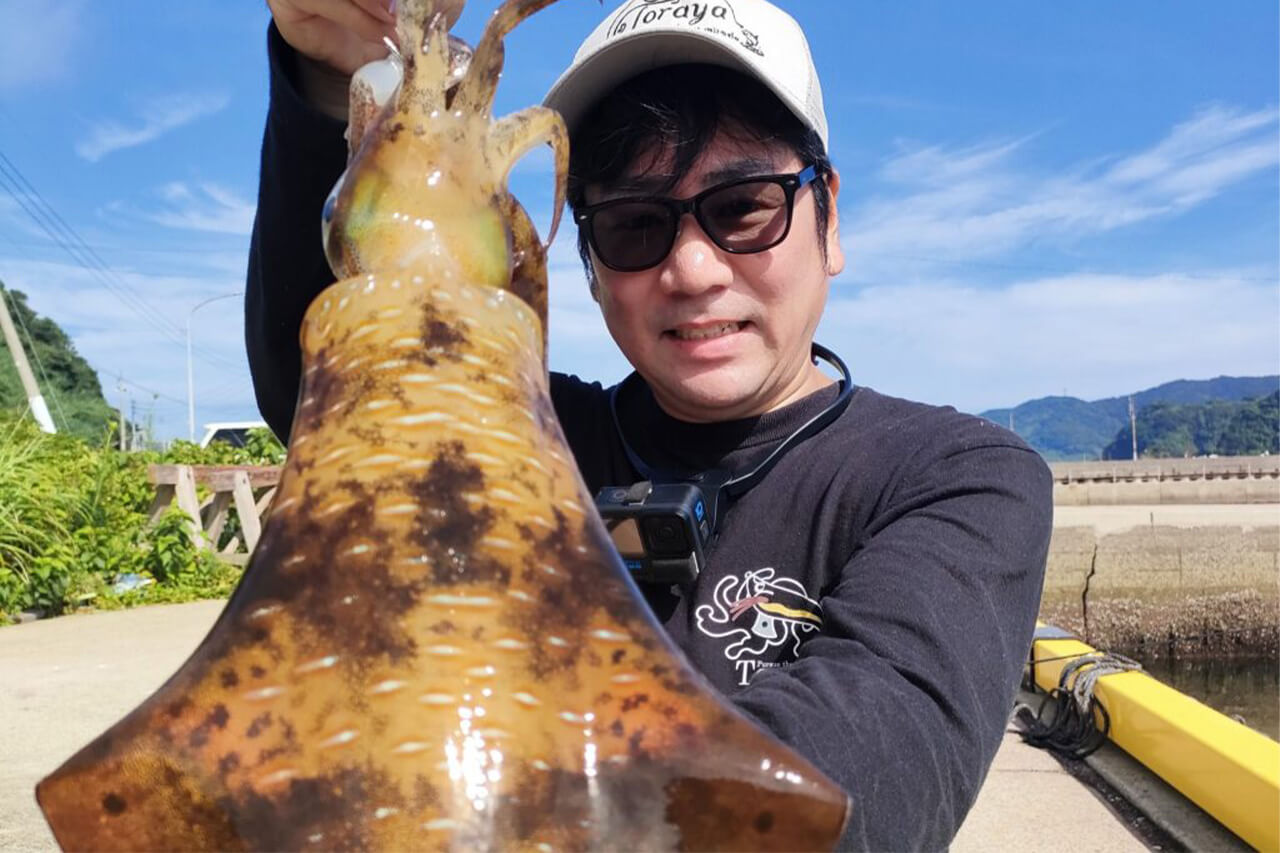 |「ネットにも情報がない」超穴場のエギングスポットで爆釣!? マル秘ポイントも公開しちゃいます…。