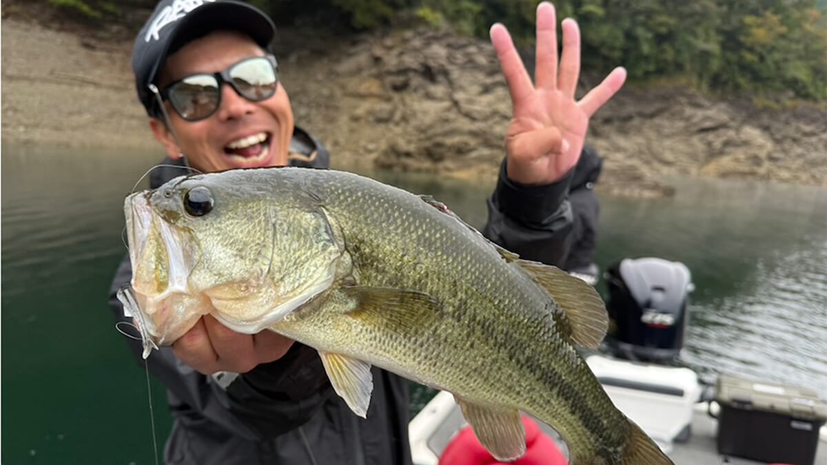 |爆雨+気温低下、バスのレンジはバラバラでショートバイト…。これが秋の難しさ。そんな中でも釣り勝てるルアーとは?