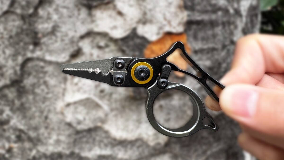 |「なんだこの形…」「ガジェット感がいいわ」この形状が実は…。見た目以上に『使える』本気の逸品。持っておいて損なしのアイテムとは?