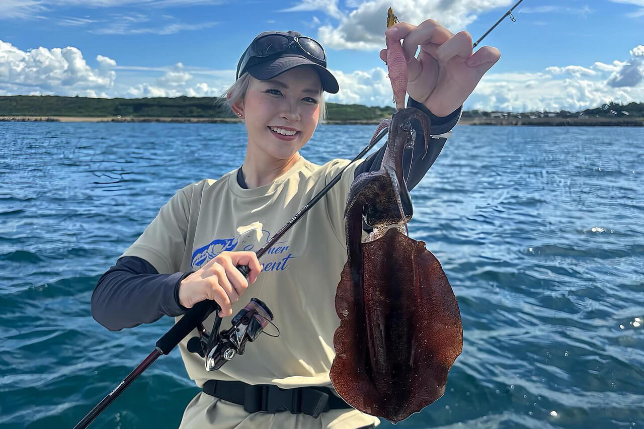 ｜「ドキドキ感がクセになる…」遊漁船で中乗りとして活躍する清水彩香が、ティップエギングの魅力を解説！