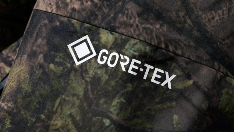 DAIWAの“GORE-TEX”特盛ウィンタージャケット。2層生地を採用しながら蒸れ知らずで冬シーズンの釣りにオススメの1着に。