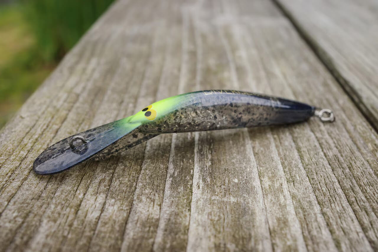 |オールドスクールな“ペイントアイ”が味を出す。シマノの『ダイバライズ』にダウンサイジングモデルが登場。気難しい魚も思わず口を使う完成度に。