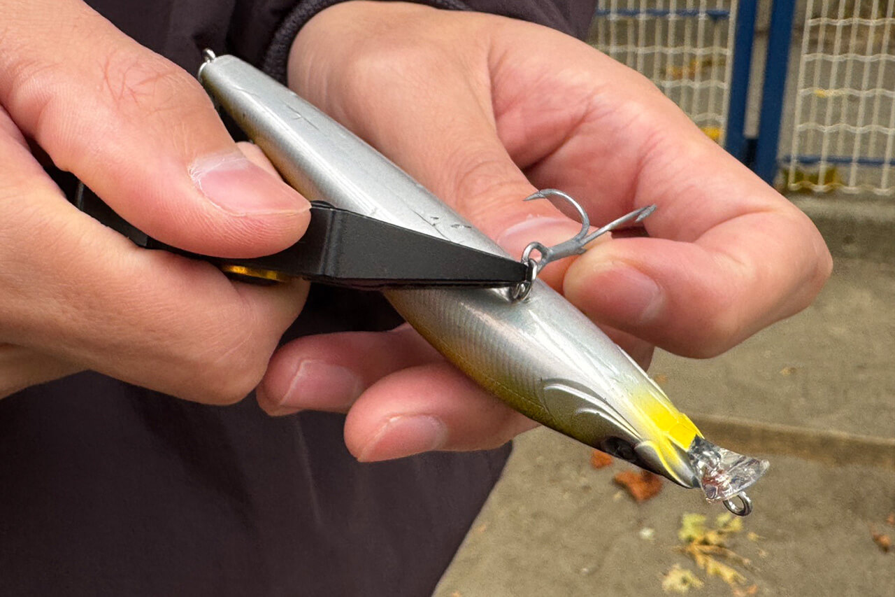 ｜「予想以上だったわ」「このギア感がたまらない…」指先でつまめるサイズなのに『機能満載』なプライヤーが良すぎた件。