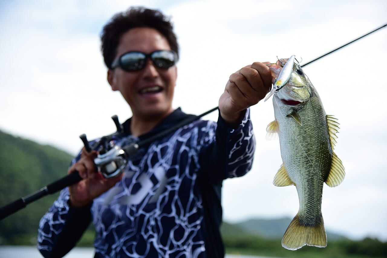｜ブラックレーベル3本で3匹釣る！タフな琵琶湖で大人気ガイドが奮闘!!