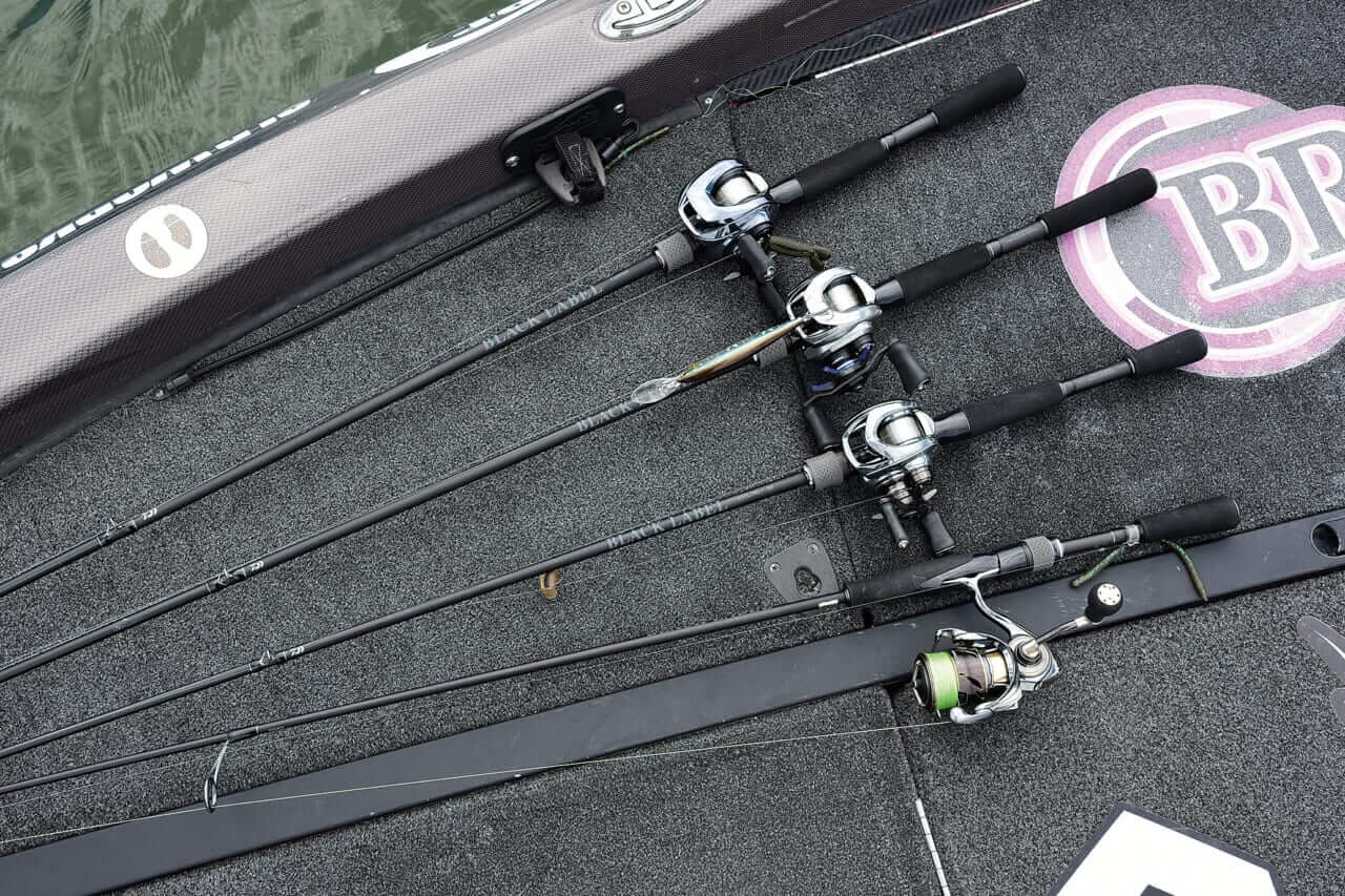 |ブラックレーベル3本で3匹釣る!タフな琵琶湖で大人気ガイドが奮闘!!