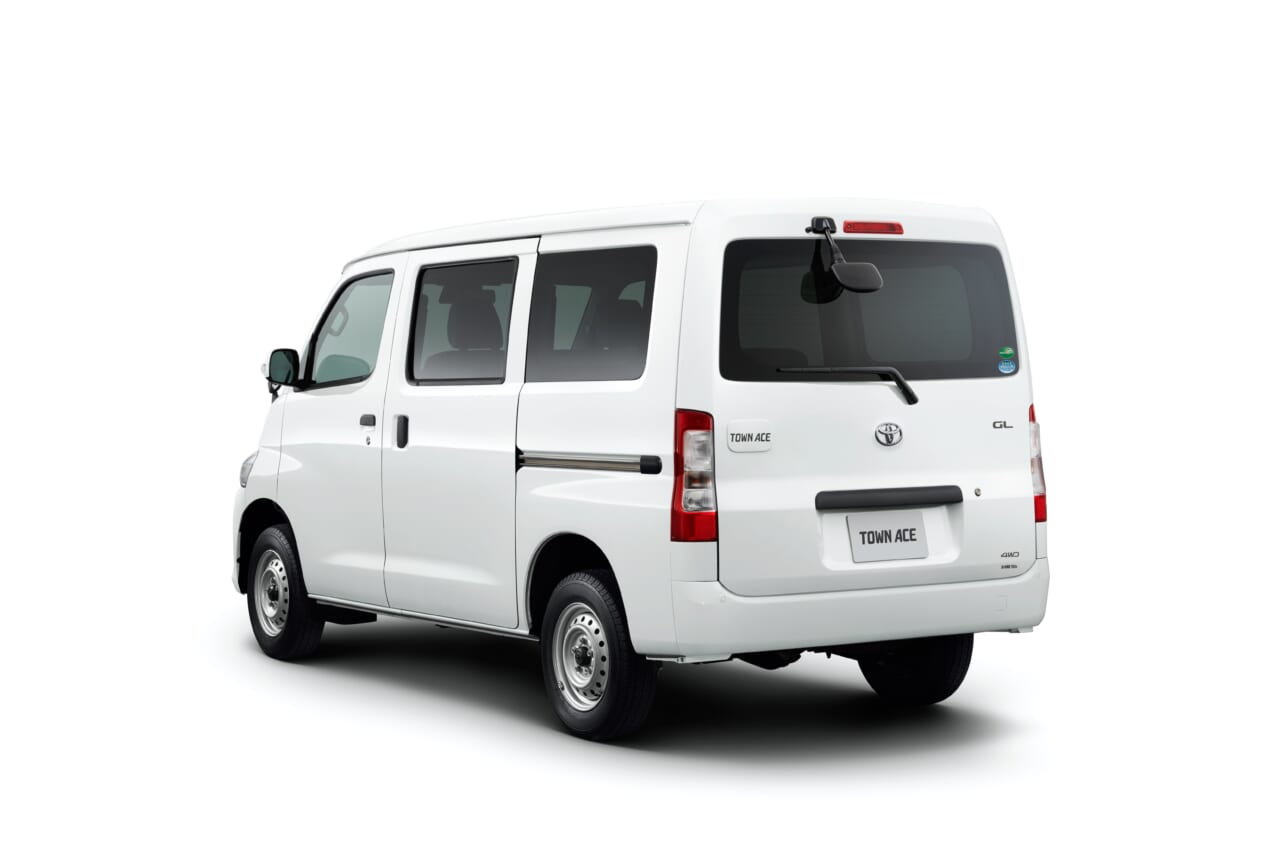 ｜「これは欲しいわ」「もはや家じゃん」“街乗りサイズ”なのに『快適空間』。“住めるレベル”のトヨタ車が登場。