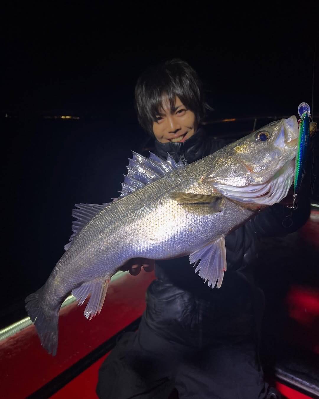 ｜2025年の東京湾を振り返りながらシーズナルパターンを解説。オススメルアーと釣り方は？「大型のシーバスにも出会えました」