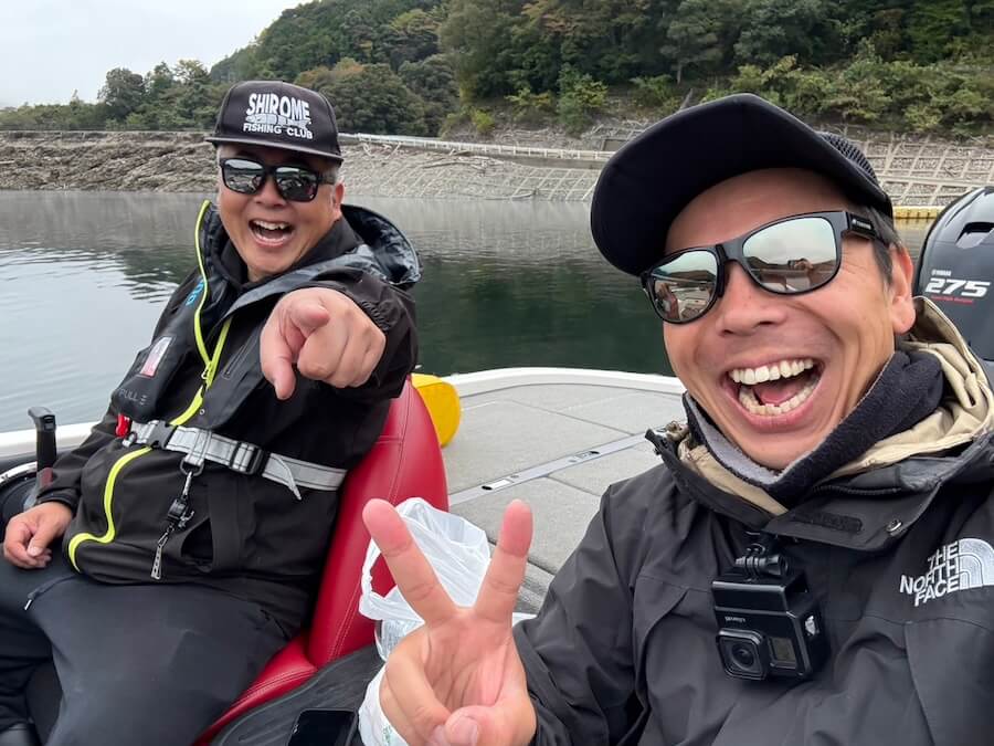 |「やっぱりシャローには夢がある」寒くなっても浅場のゲームはやめられない!キツかったらスローダウンすればOK。使用ルアーはこのタイプ!