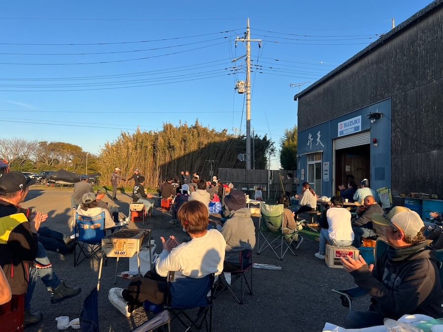 |28艇が出場するペアトーナメント。プラではグッドサイズ!「これがこの時期かなり強くなる釣法です」