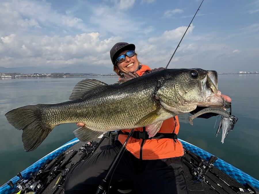 ｜寒気の影響でゲームチェンジ、スイミングジグの季節に。この釣りで必ず用意しておきたいアイテムがコチラ！