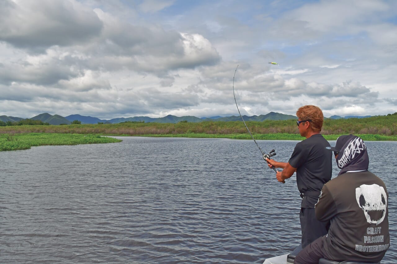 |【黒き宝石】自己記録更新なるか⁉奥田学がパックロッドで怪魚に挑む!!【相棒ロッドキャプチャーが大活躍!】