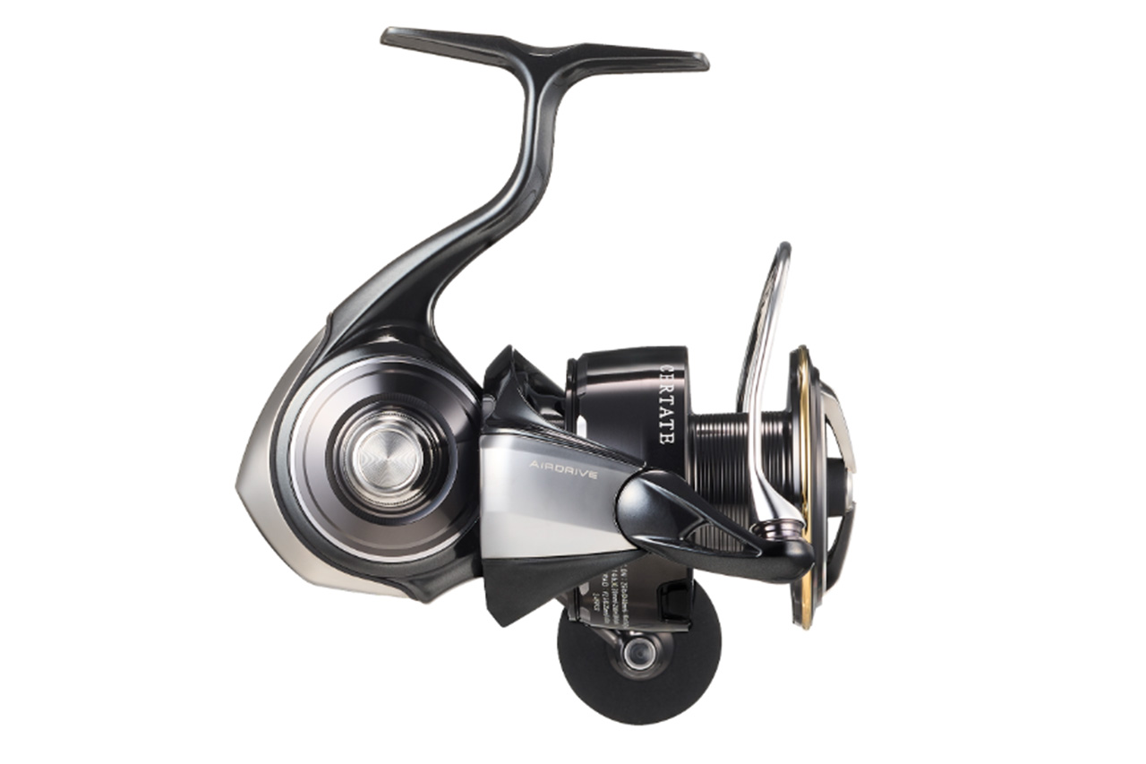 |DAIWAの“質実剛健”リールが10年ぶりにモデルチェンジ。エアドライブローターとフルアルミの組み合わせで軽快さと強さを両立した注目の1台に。