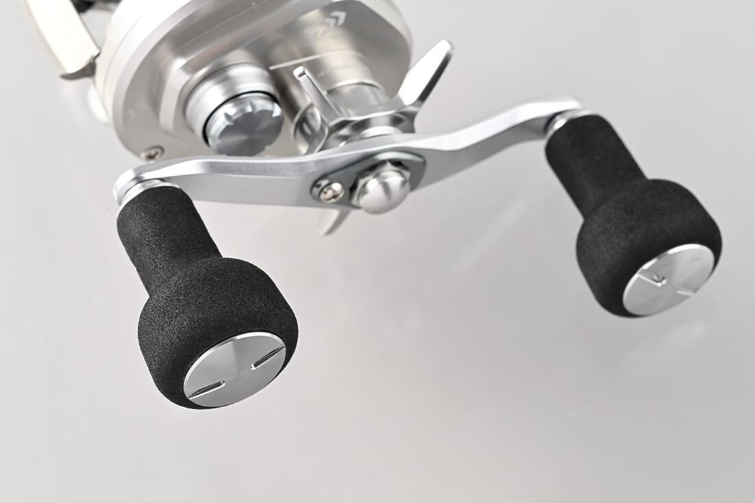 ｜【8年ぶりモデルチェンジ】やっぱりシルバーがカッコいい！「巻き」の真打”丸形”リール登場!!