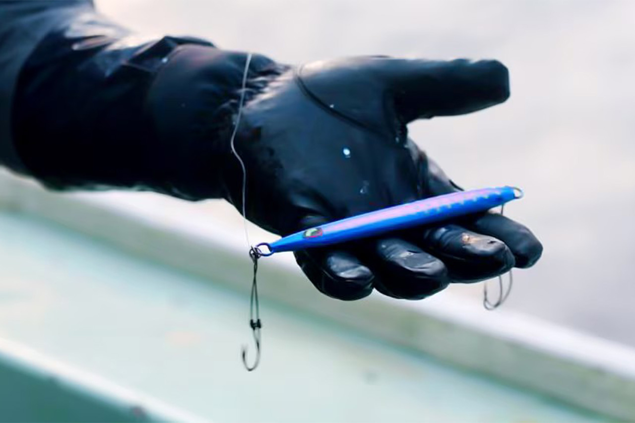 ｜これがシマノのサクラマス特化ジグ。リアクションバイトを誘発するフォール性能に、厳選した専用カラーを採用した『サクラスペシャル』が登場。