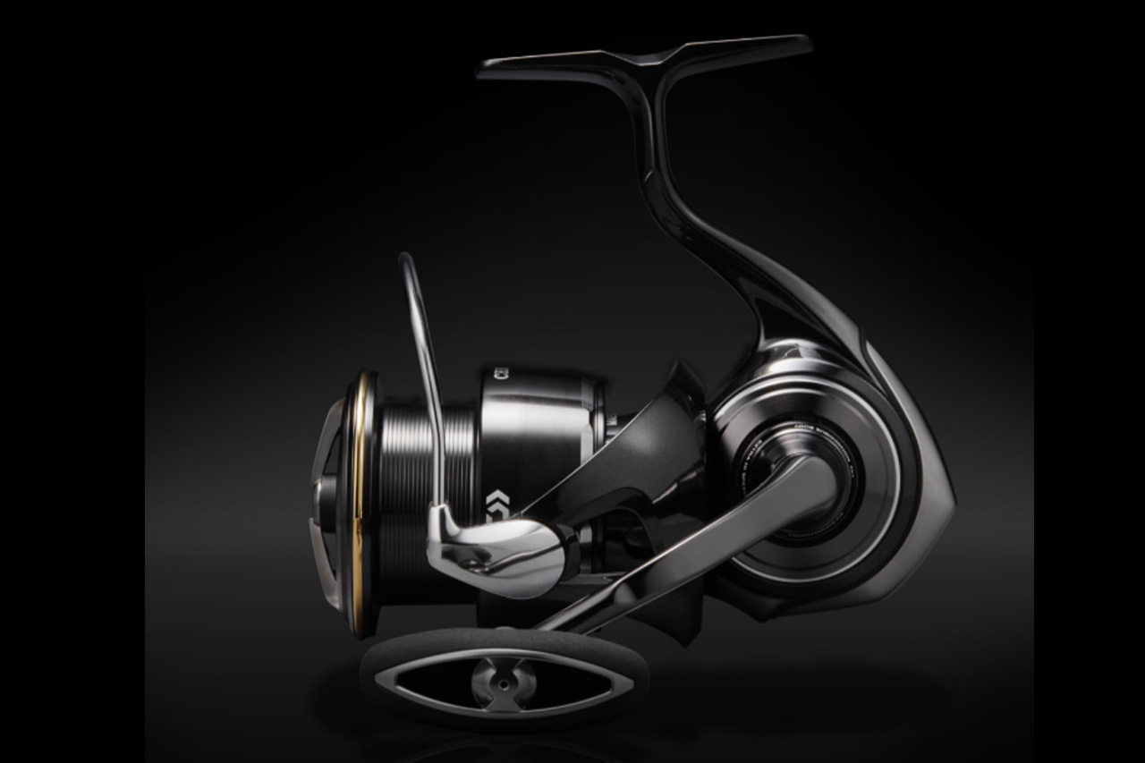 |DAIWAの“質実剛健”リールが10年ぶりにモデルチェンジ。エアドライブローターとフルアルミの組み合わせで軽快さと強さを両立した注目の1台に。