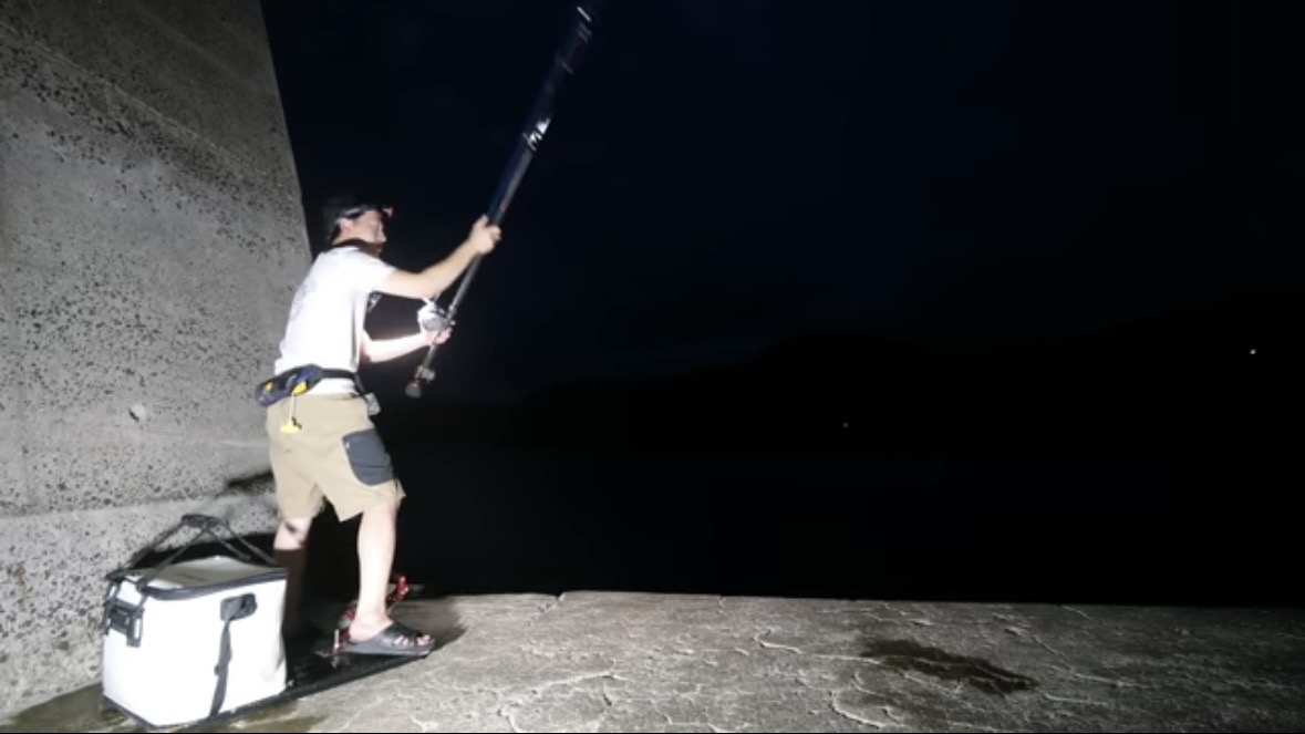 ｜「マジで釣れるの…」「ヤバいくらいいるかも」身近な堤防で“記録クラス”を狙った結果。「幻の噂を確かめていきます」