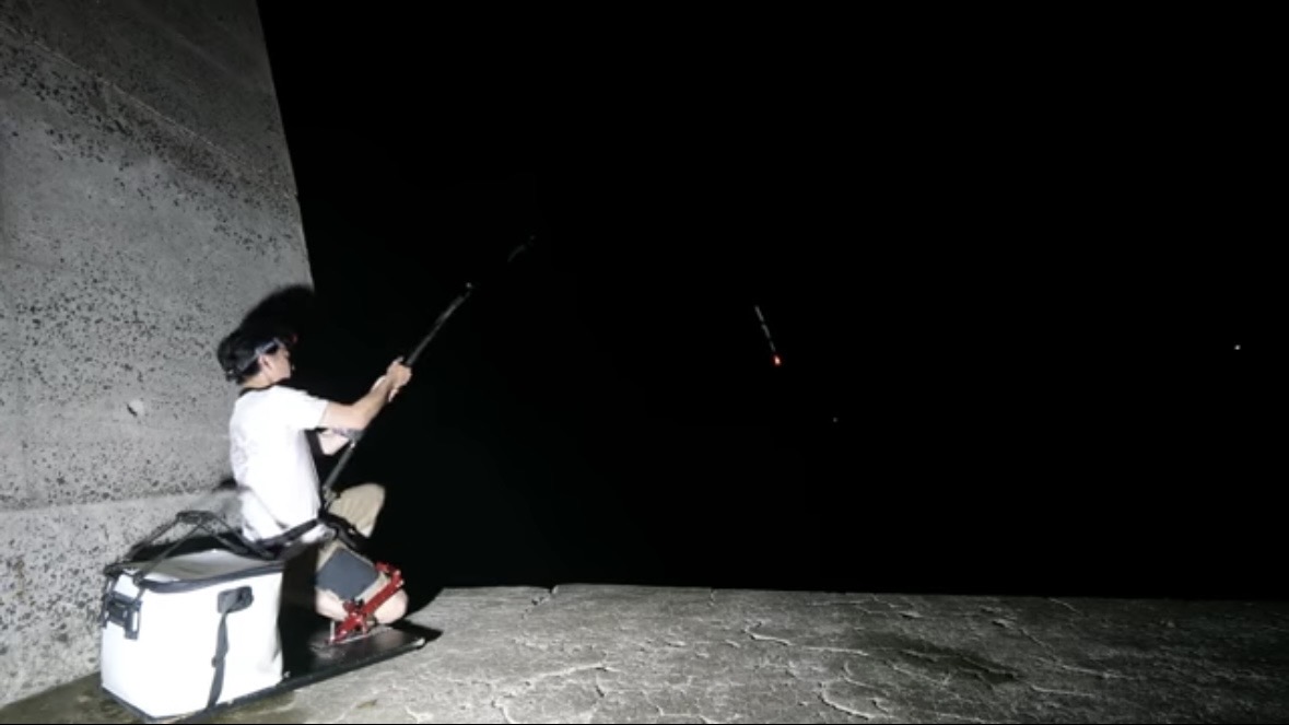 ｜「マジで釣れるの…」「ヤバいくらいいるかも」身近な堤防で“記録クラス”を狙った結果。「幻の噂を確かめていきます」