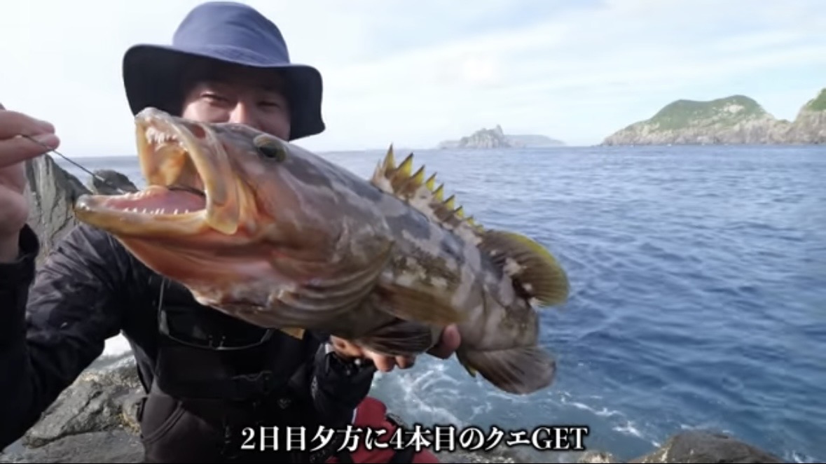 ｜「携帯の電波も入りません」「この島はスゴすぎる」“国内最高峰の離島”で狙う『巨大クエ』。磯の上で泊まり込みで釣りをしたら…。