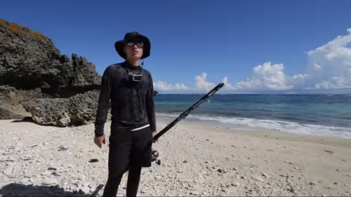 ｜「マジか」「こんなところで…」砂浜で釣れたまさかの“魚”に反響多数。「本当にレアなやつです」