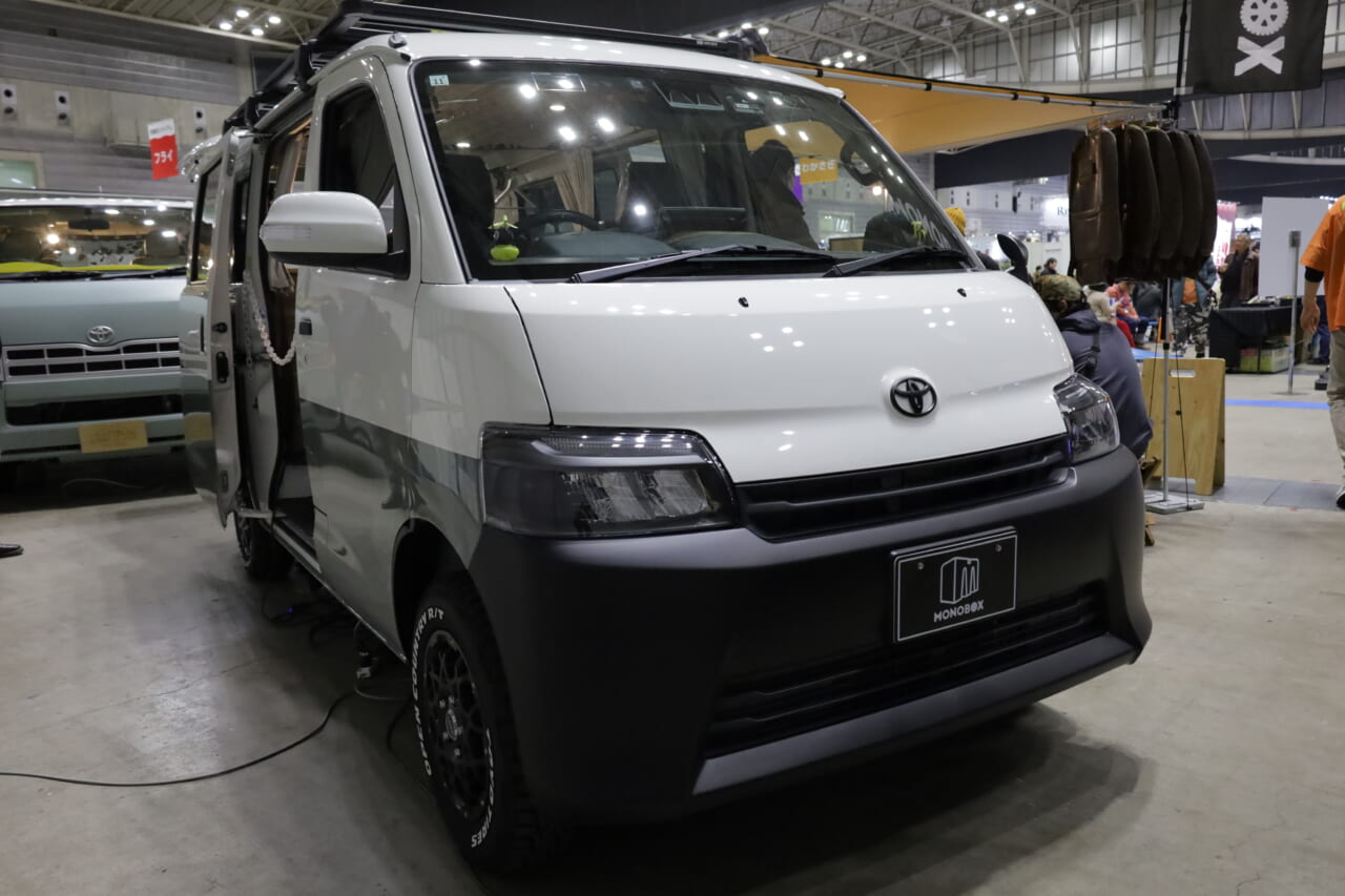 ｜「これは欲しいわ」「もはや家じゃん」“街乗りサイズ”なのに『快適空間』。“住めるレベル”のトヨタ車が登場。