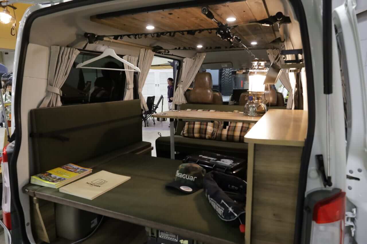 ｜「これは欲しいわ」「もはや家じゃん」“街乗りサイズ”なのに『快適空間』。“住めるレベル”のトヨタ車が登場。