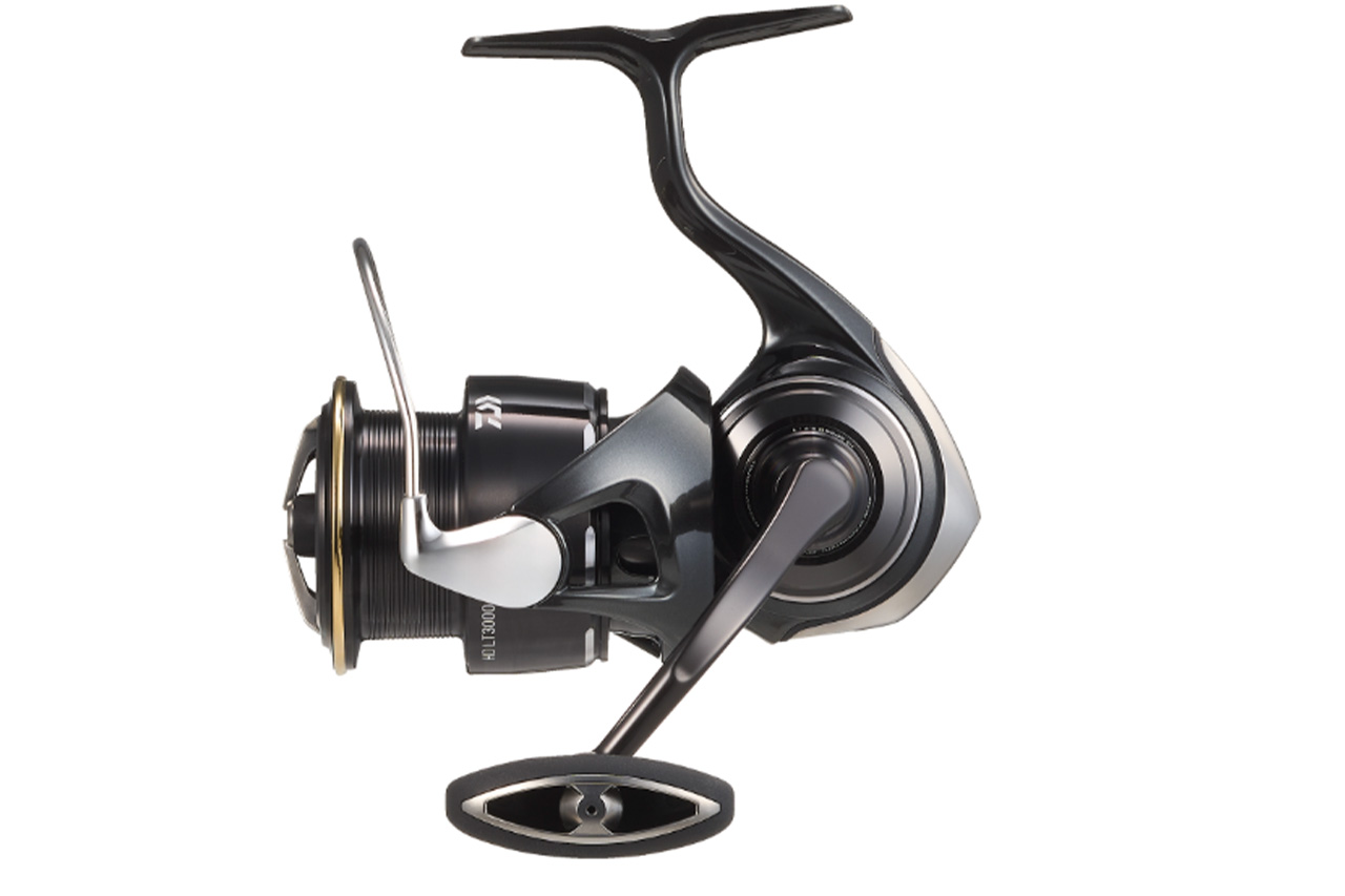 |DAIWAの“質実剛健”リールが10年ぶりにモデルチェンジ。エアドライブローターとフルアルミの組み合わせで軽快さと強さを両立した注目の1台に。