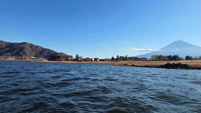 ヤバいくらいの減水はビッグベイトゲームが有効！デカバス釣るならこれからの時期が最高です！【冨沢真樹の週刊・河口湖情報】